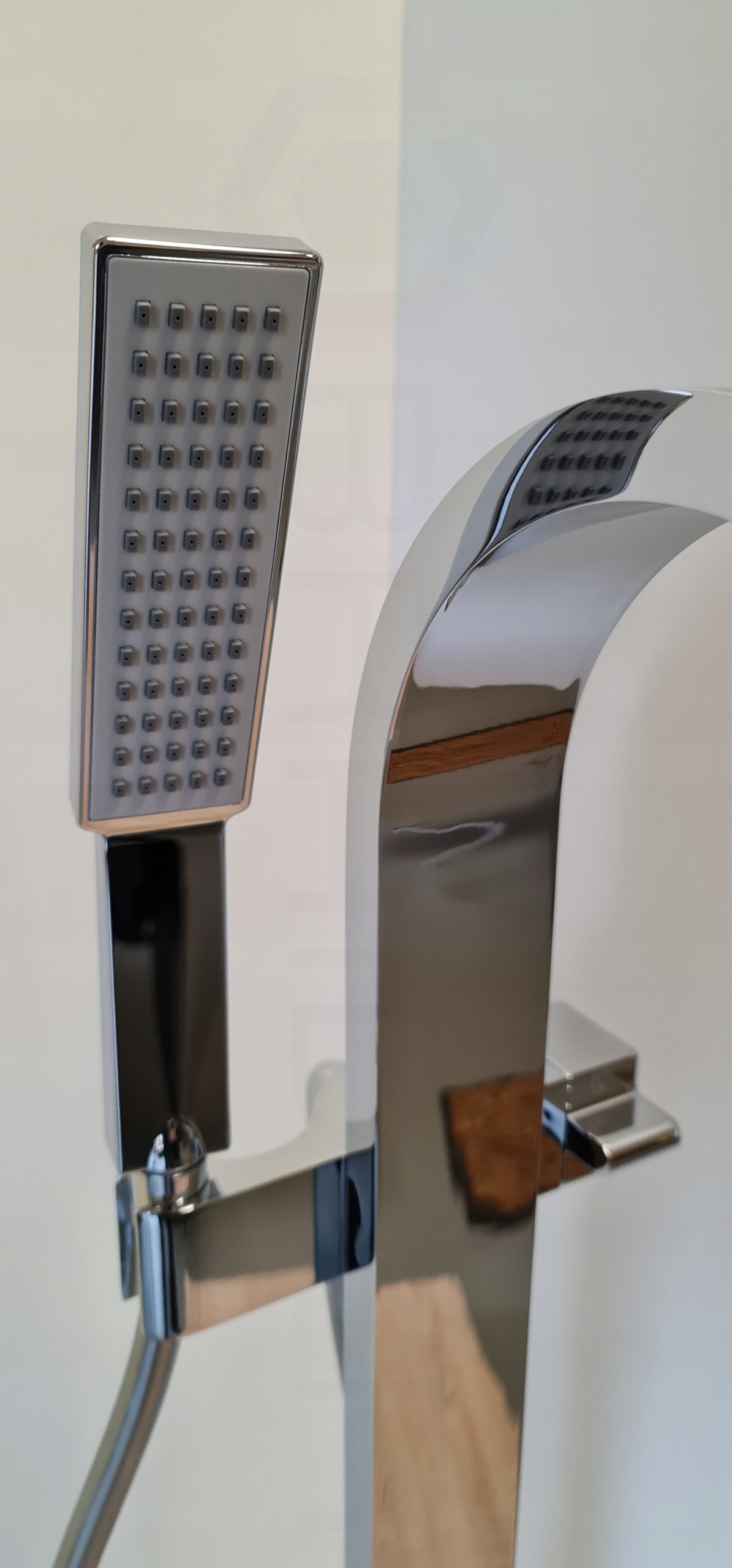 BRAIDER-BATERIA-WANNOWA-WOLNOSTOJACA-LACERTA-chrom-sluchawka-prysznicowa-Linia-Lacerta BRAIDER bateria wannowa wolnostojąca